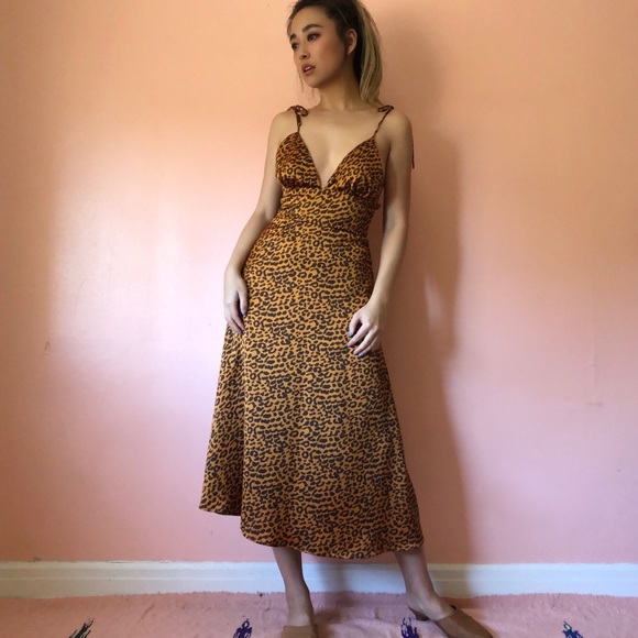 Akaiv Dresses & Skirts - Akaiv Leopard Print Midi Dress Akaiv Dresses & Skirts - Akaiv Leopard Print Midi Dress
